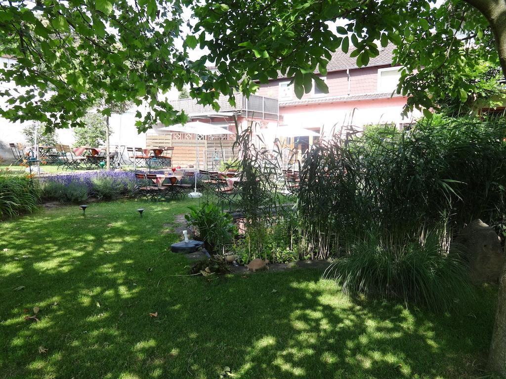 Landgasthof Jaegerstuebchen Neustadt an der Weinstraße Exterior foto